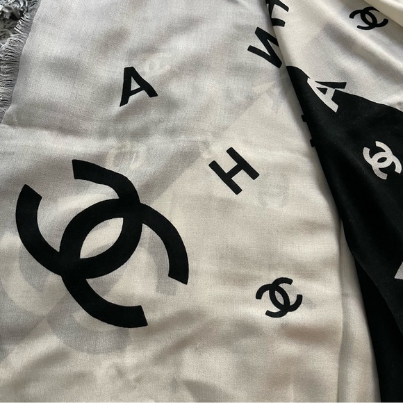 Chanel shawl/ scarf - Picture 9 of 11